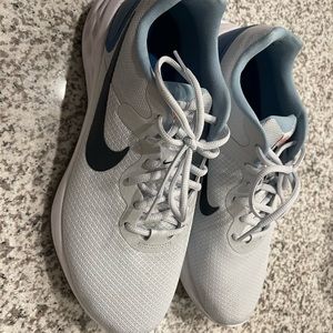 Nike men’s running shoes